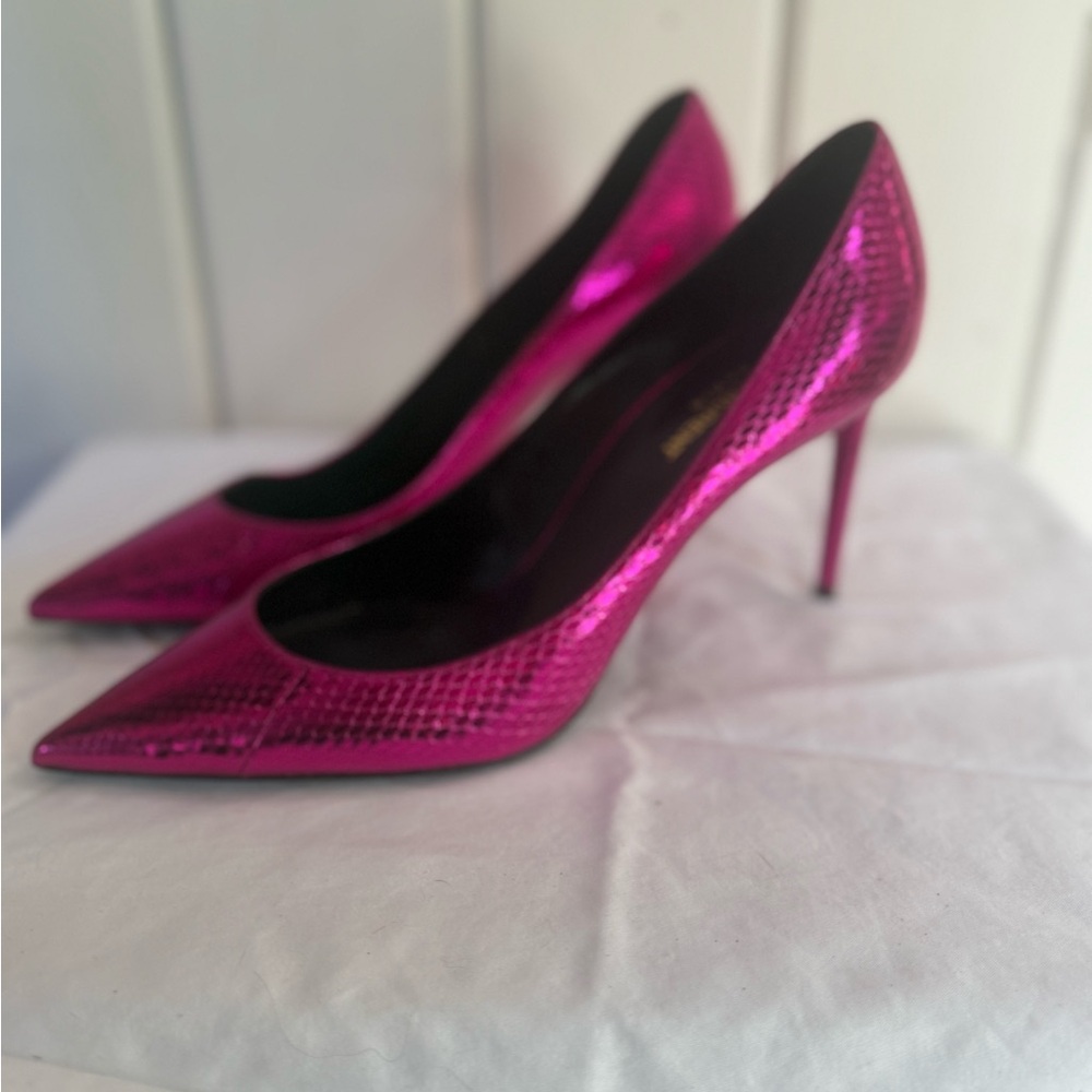 Saint Laurent
Zoe exotic leathers heels Fuchsia Heels, RARE, new. 41 or size 10 - Picture 6 of 13